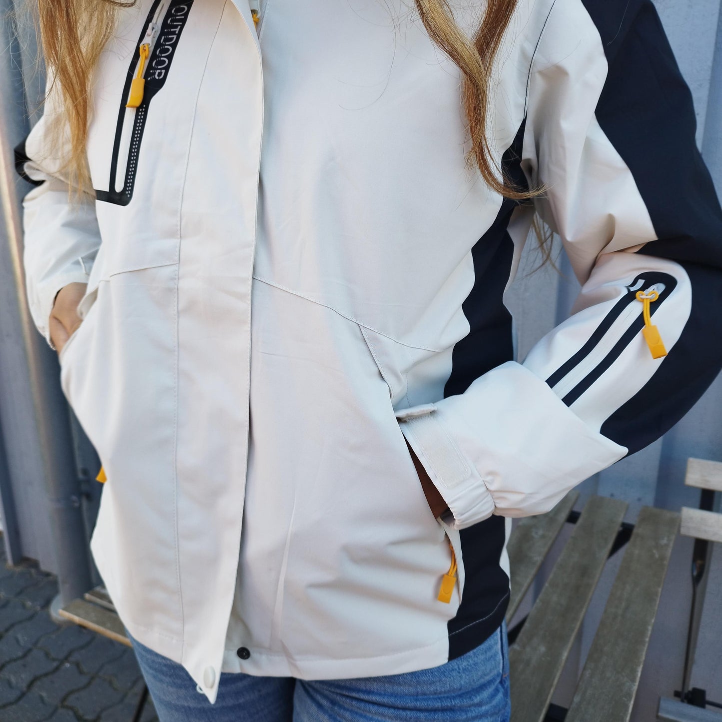 Skal jakke i hvid. Vind og vandtæt outdoor, unisex