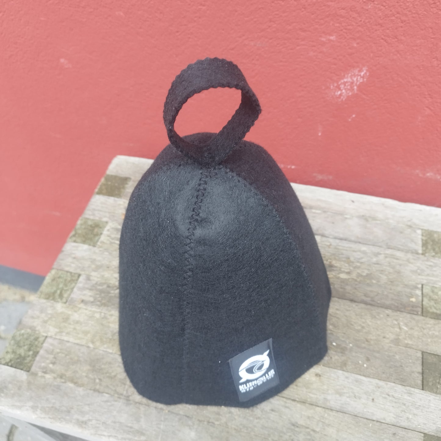 Sauna filt hue Gus i sort kunst uld.